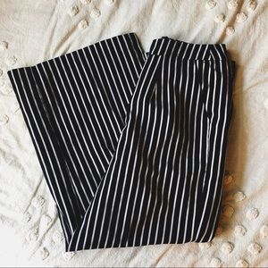 🌸 cute stripped pants 🌸